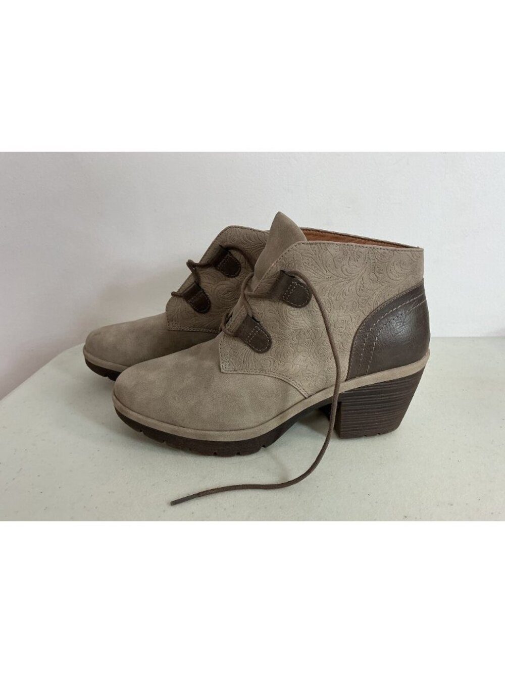 Eurosoft Softt Embossed Brown Ankle Booties Boho Peasant Womens 9 New